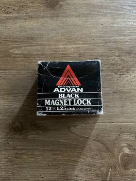 Z0464 Yokohama Advan Magnet Wheel Locks Black